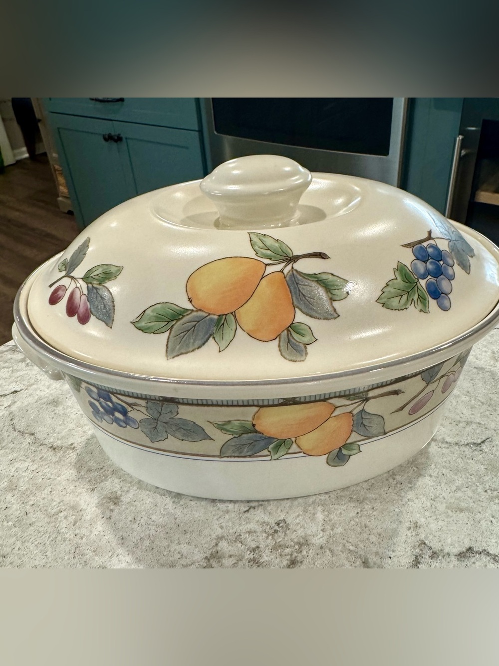 Mikasa Intaglio Garden Harvest CAC29 Covered Casserole Oval Serving Dish 1.5 QT